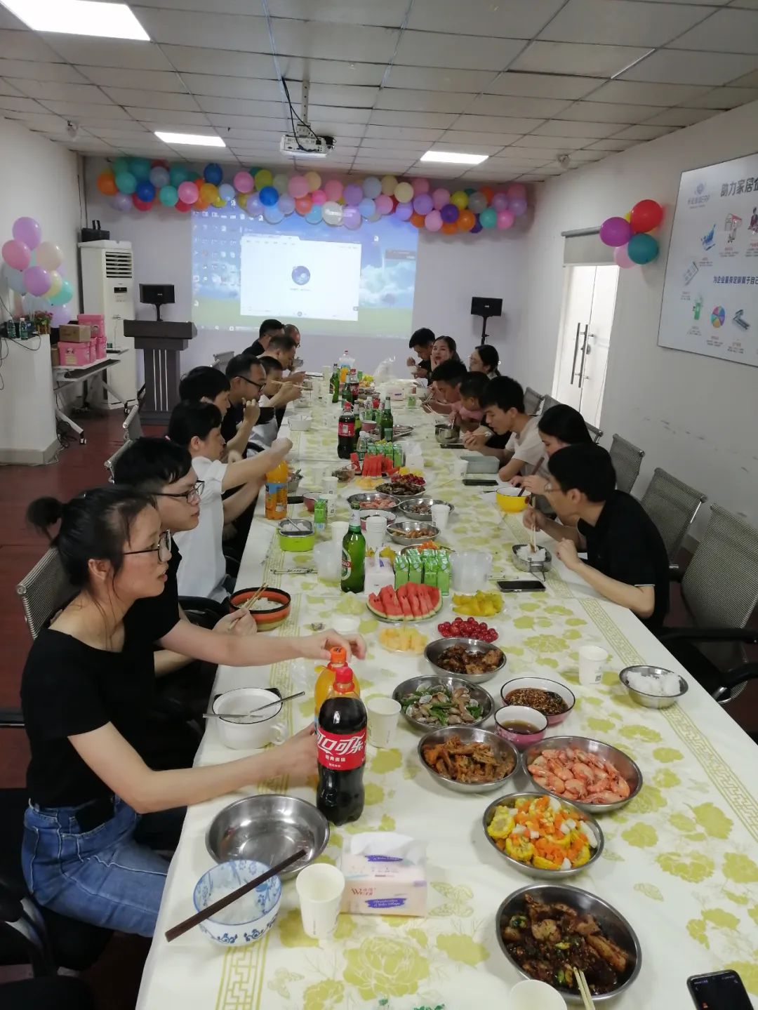 电上店下员工生日会 | 感恩有你
