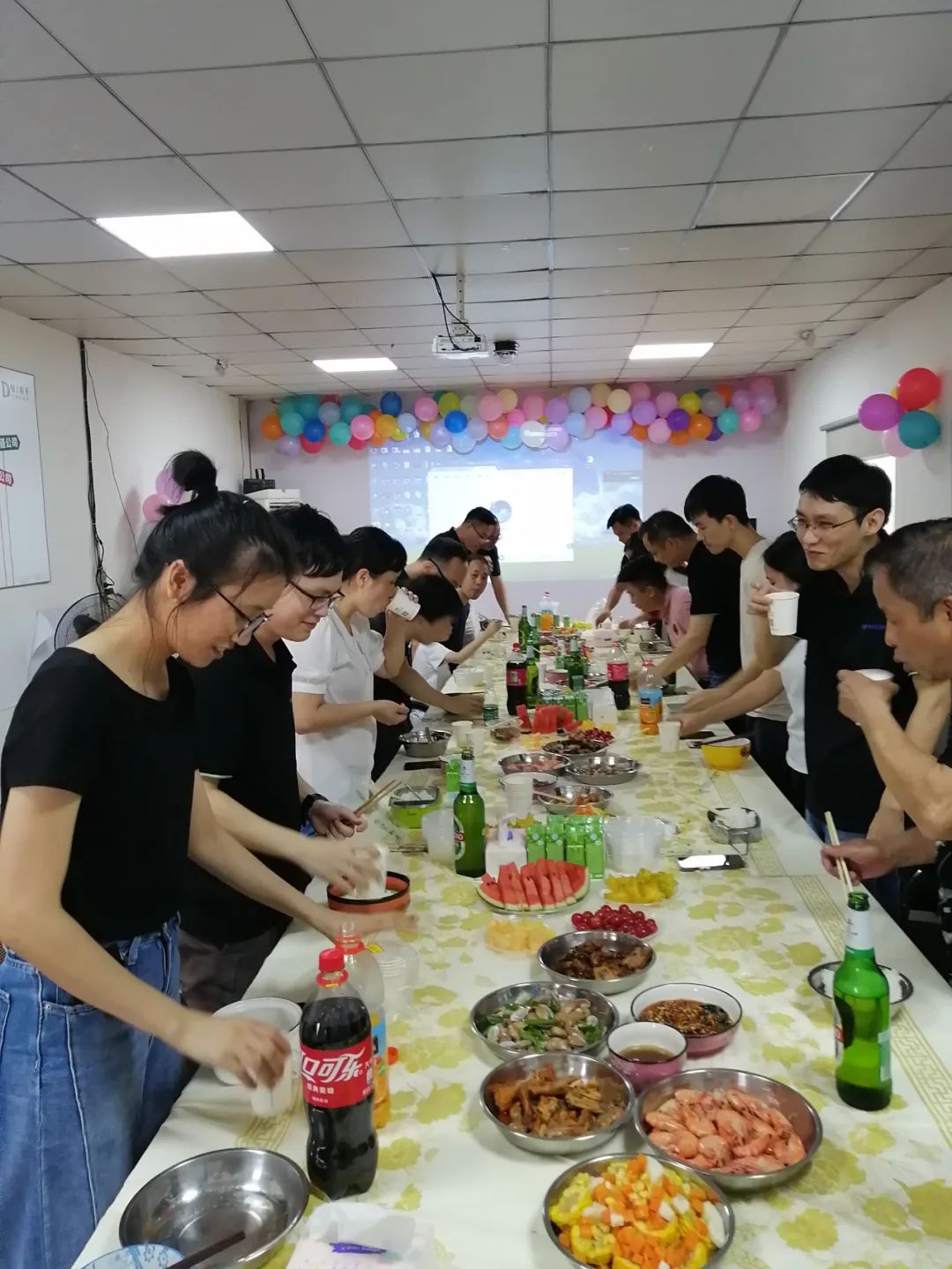 电上店下员工生日会 | 感恩有你